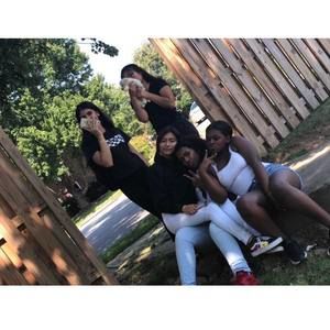 Meet your Posher, Naomi